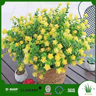 Falske blomster i vase